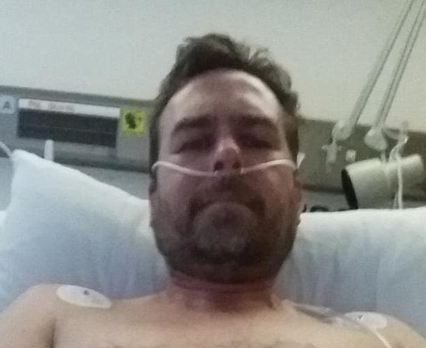 Un bărbat a ajuns să ia până la 90 de pastile zilnic din cauza unei accidentări