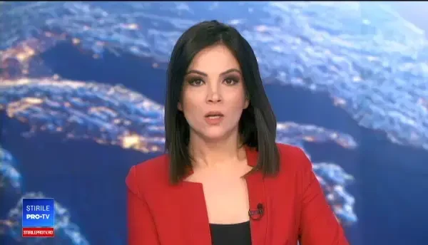 Un camion încărcat cu baloţi de hârtie a ars ca o torţă, în Piatra Craiului