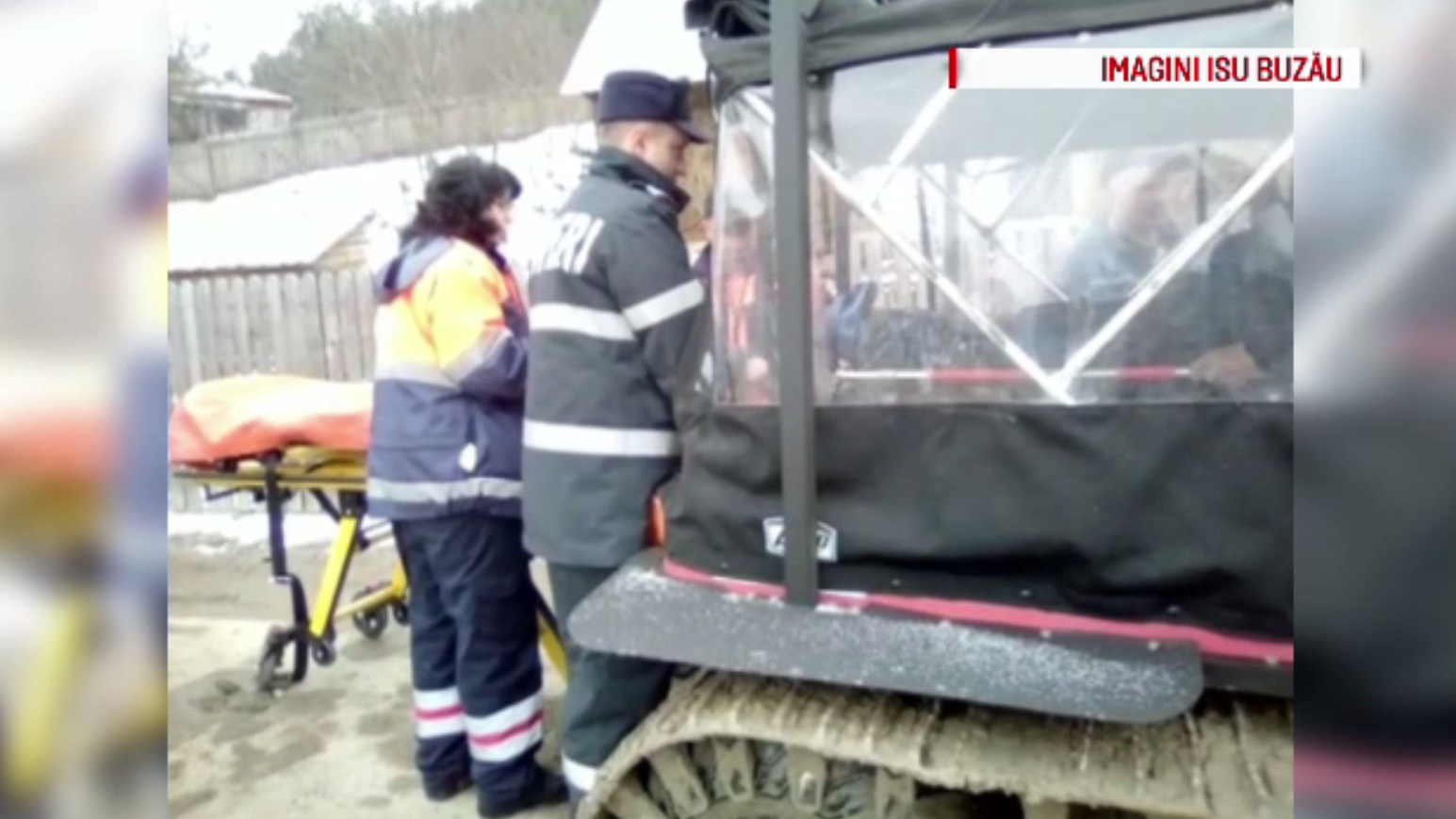 Bărbat cu ruptură de bazin, salvat de medici după trei ore din cauza drumului accidentat