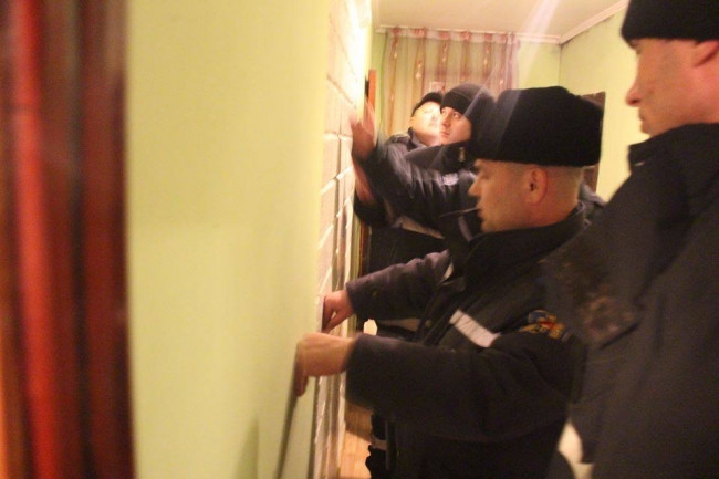 Moartea învăluită în mister a patru persoane descoperite într-un apartament, în R. Moldova