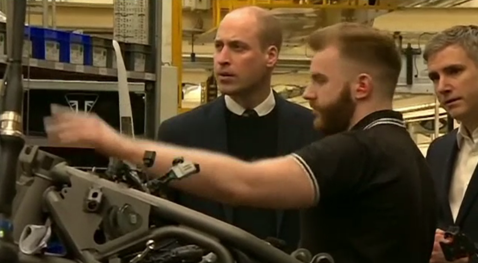 Prezent la sediul central al producătorului Triumph, Prințul William a testat mai multe exponate