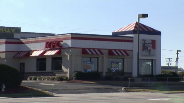 Criza restaurantelor KFC din Marea Britanie a semănat haos. Clienții au sunat la poliție