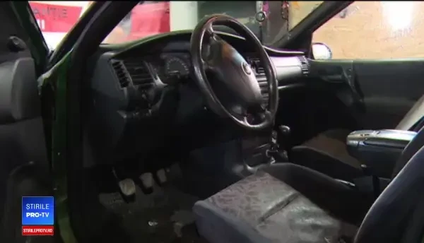 Românii cumpără mașini cu volanul pe dreapta, apoi le modifică: E mai ieftin