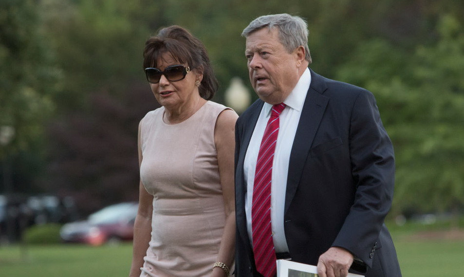 Părinţii Melaniei Trump au devenit rezidenţi permanenţi în SUA