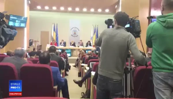 Scandal în Consiliul General al Municipiului București. Unui consilier USR i s-a tăiat microfonul