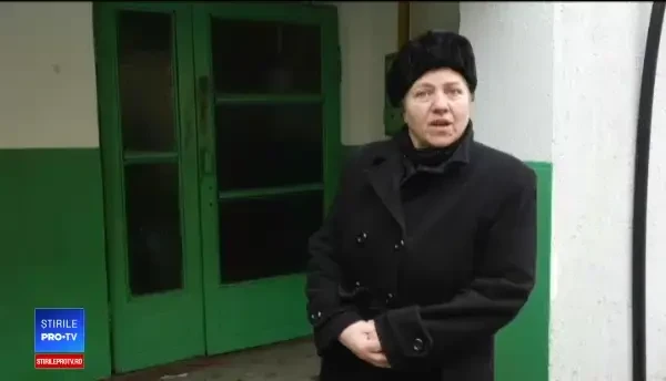 Și-a înjunghiat soția, apoi a intrat mortal cu mașina într-un TIR. Biletul găsit asupra sa