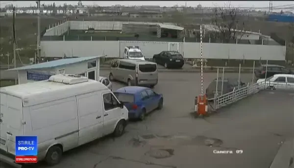 Reacția unui bărbat, după ce își dă seama că a fost păcălit de traficanții de țigări. VIDEO