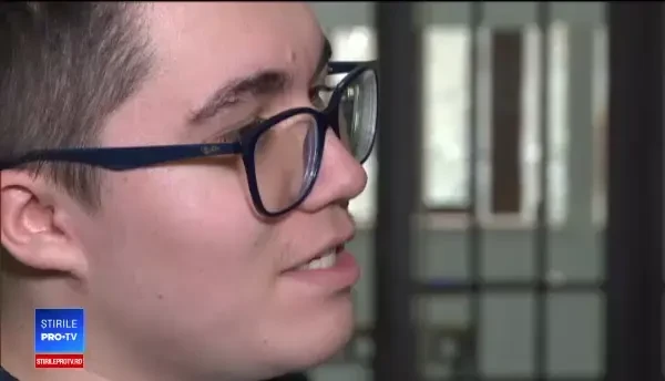 Elevii români explică de ce vor să studieze în străinatate. Exodul a crescut cu 20%