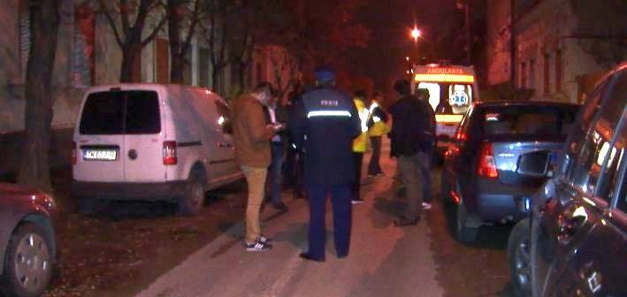 Scandal într-un bloc din Timișoara. Un tânăr cu un cuțit amenința că își omoară iubita