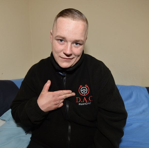 Un bărbat fără adăpost a ajuns din nou pe străzi deși i s-a oferit un job