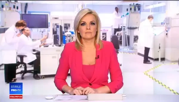 Prima proteză care articulează simultan umărul, cotul și încheietura mâinii