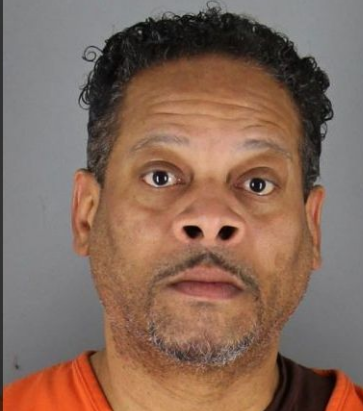 Un american a fost arestat, după ce și-a sechestrat și violat fiicele gemene