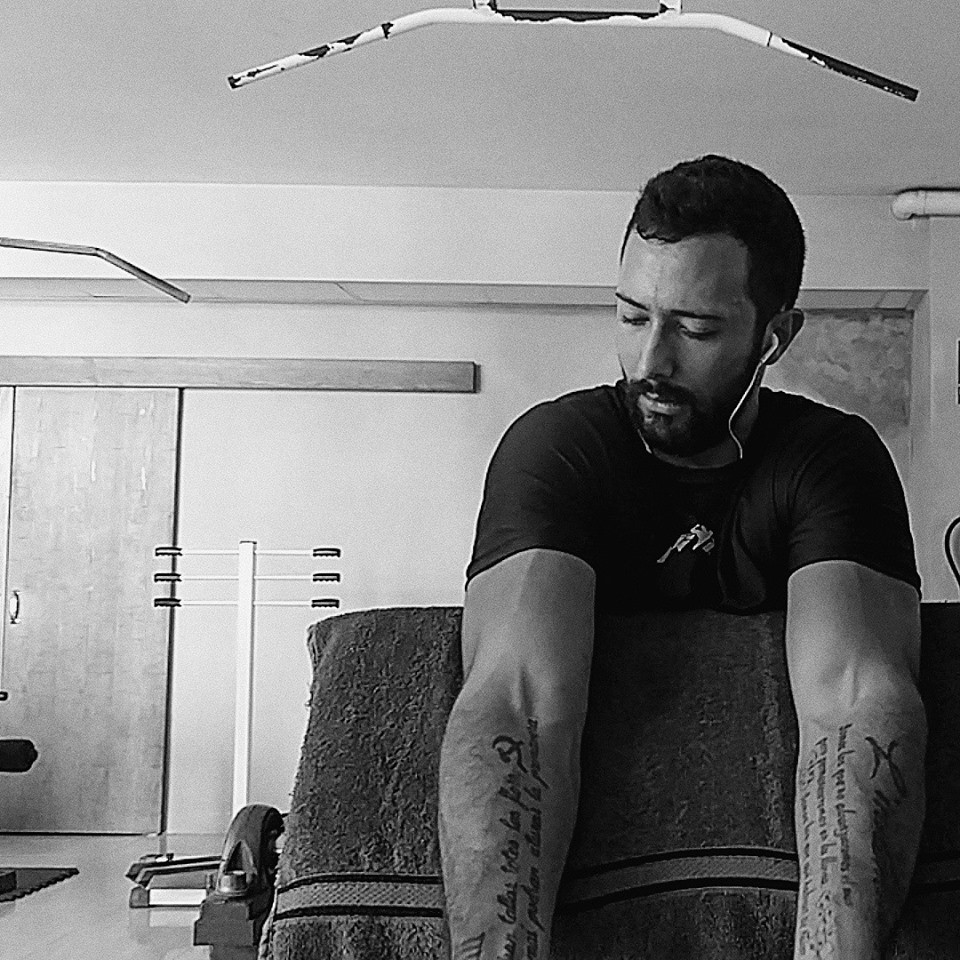 Rapper condamnat la închisoare, după ce i-a făcut „hoți” pe membrii Casei Regale din Spania