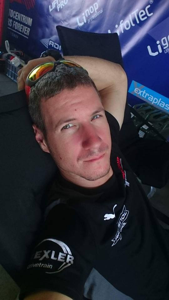 Un turist a murit, după ce a căzut în gol când își făcea poză la o cascadă