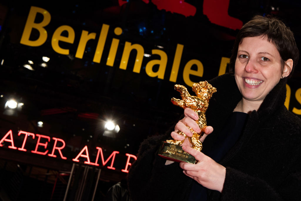 Filmul de debut al regizoarei Adina Pintilie, „Nu mă atinge-mă”, premiat cu Ursul de Aur la Berlin