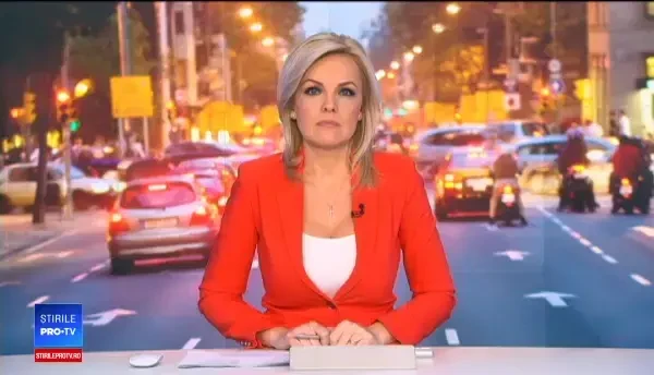 Vorbitul pe telefon sau fardatul la volan, distracții fatale. 7% din drum conducem din reflex