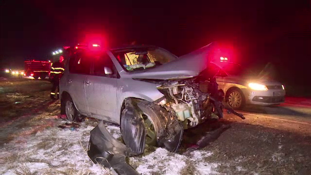 Scene de groază în Vaslui după ce o bucată de zăpadă a căzut de pe prelata unui TIR