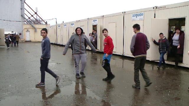 Din cauza lipsei sălilor de clasă, în Timișioara elevii învață în containere modulare