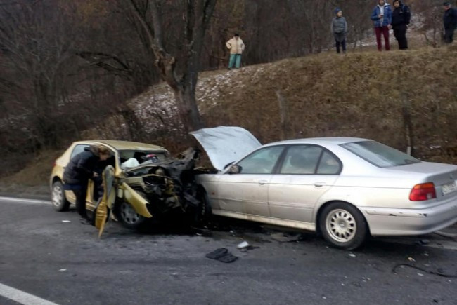 Soț și soție, morți într-un accident. Fata lor, în stare gravă la spital