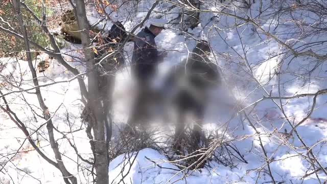 A ieşit să ducă gunoiul şi a îngheţat. "Toată noaptea a nins pe el"