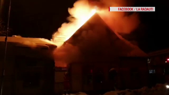 Incendiu violent in Radauti. Pompierii au găsit trupul carbonizat al unui bătrân
