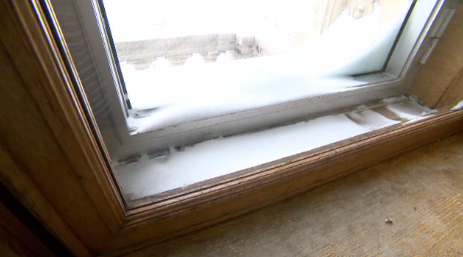 Parlamentarii nu mai vor să vină la serviciu din cauza frigului