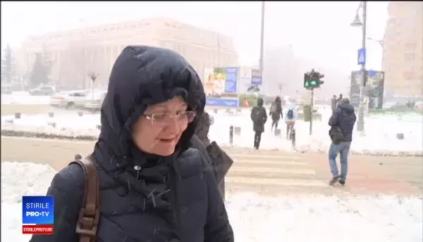 Ninsoarea a îngropat Capitala în zăpadă. Cum s-a circulat marți
