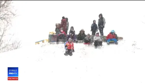 Unde vă puteți lăsa copiii când cursurile se suspendă în școli sau grădinițe