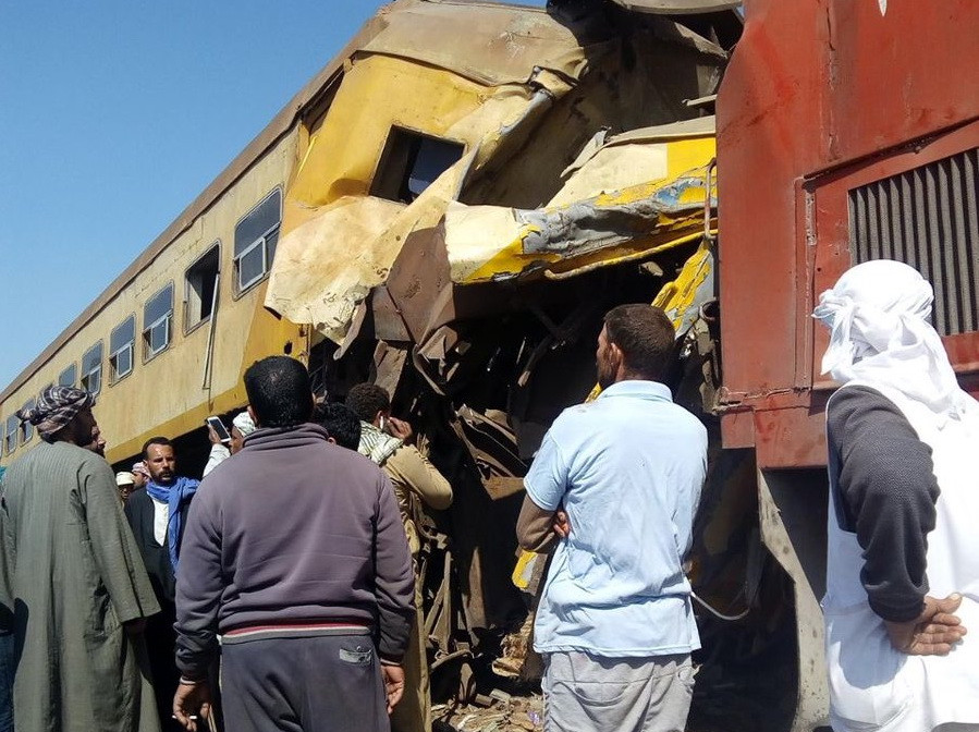 Cel puţin 15 morţi şi 40 de răniţi în urma coliziunii a două trenuri în nordul Egiptului