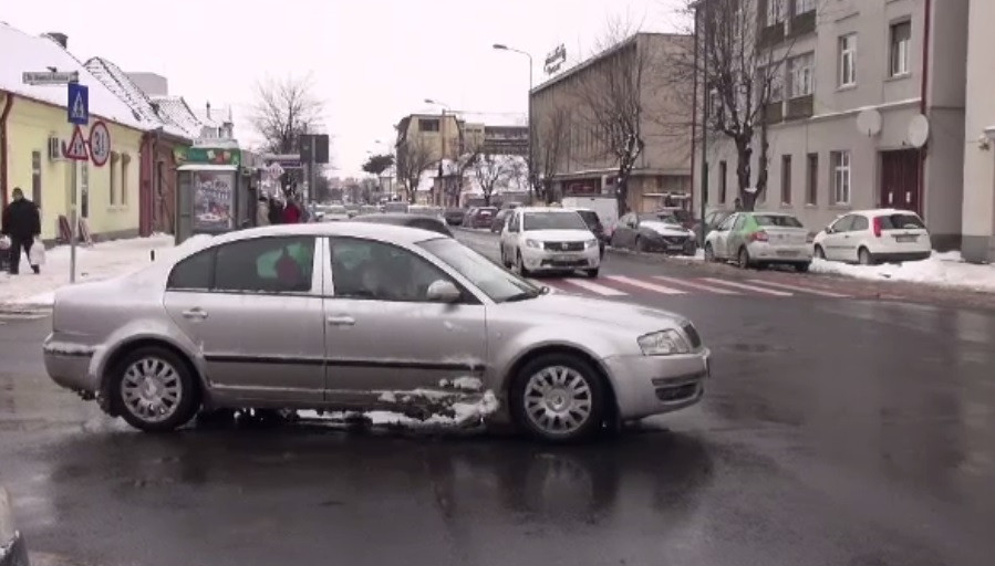 Șoferii loviți în trafic pot folosi o mașină închiriată pe cheltuiala poliței RCA a vinovatului