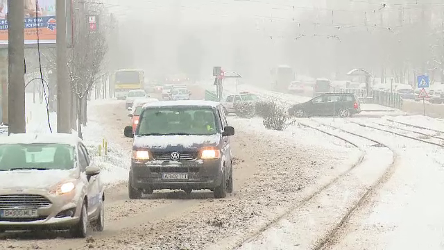 Primarul general al Capitalei, Nicușor Dan, anunță că operatorii de deszăpezire sunt pregătiți să acționeze în București