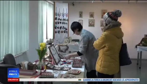 Mărțișoare dedicate Centenarului Marii Uniri, pictate pe pânză