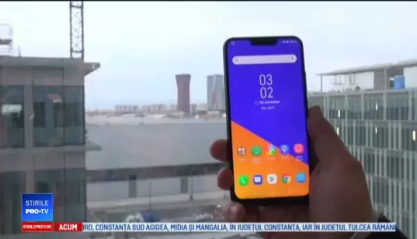 iLikeIT. S-a lansat Asus Zenfone 5: ”Seamănă izbitor cu iPhone 10, dar la o treime din preț”