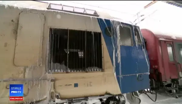 Peste 100 de trenuri CFR au fost anulate. Condițiile vitrege din trenul Slobozia-București
