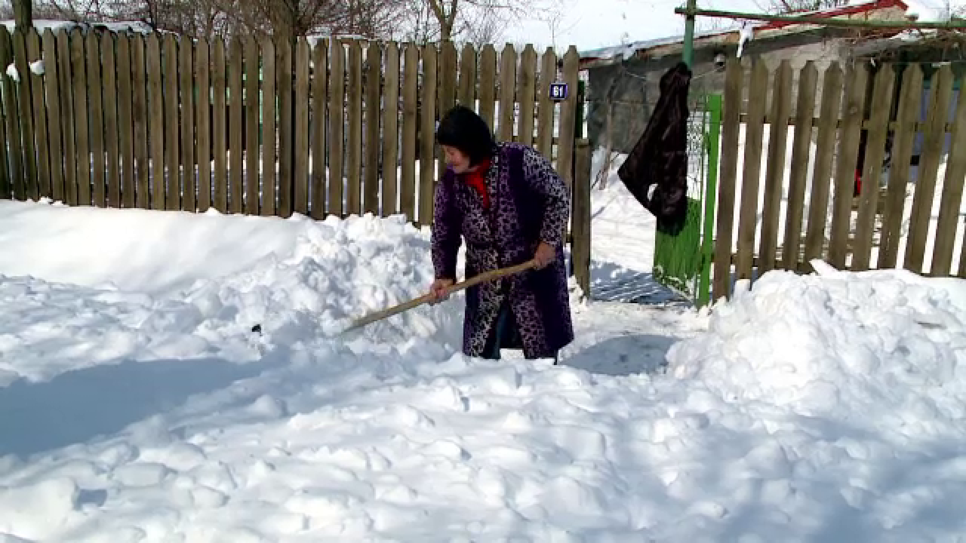 Bătrâna care a ieșit singură să deszăpezească. Autoritățile nu s-au interesat de soarta ei