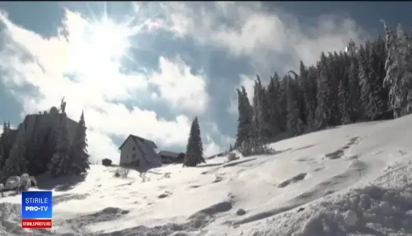 Raiul zăpezii la munte. Hotelierii se bucură de turiști din belșug