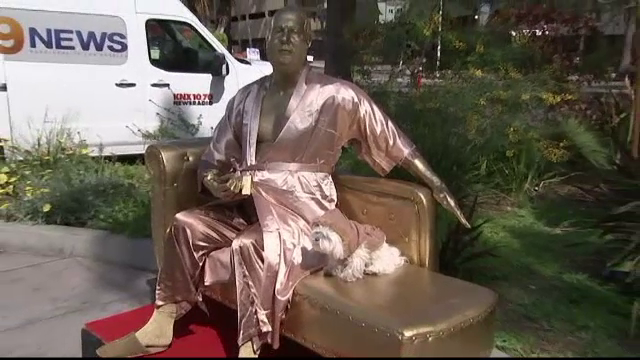 Hervey Weinstein, ironizat prin intermediul unei statui