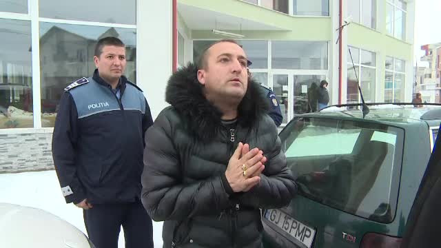 Scandal la un magazin din Târgu Jiu. Un client a scos pistolul