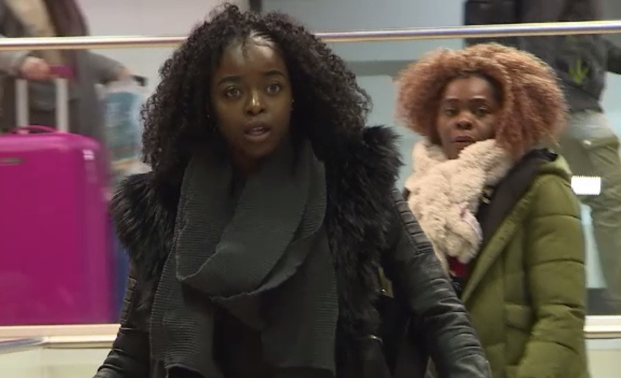 Panică la bordul unui avion Larnaca-București. ”A început un miros și am auzit un zgomot”