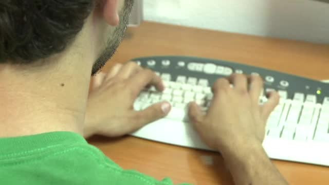 Adolescenții din România învață cum să se protejeze în mediul online