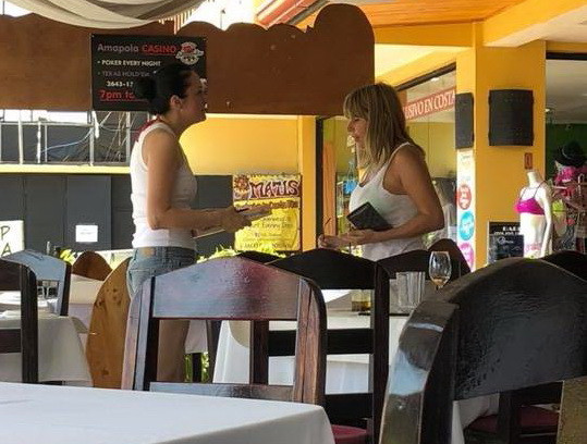 Elena Udrea şi Alina Bica, fotografiate în Costa Rica. Reacţia fostului ministru