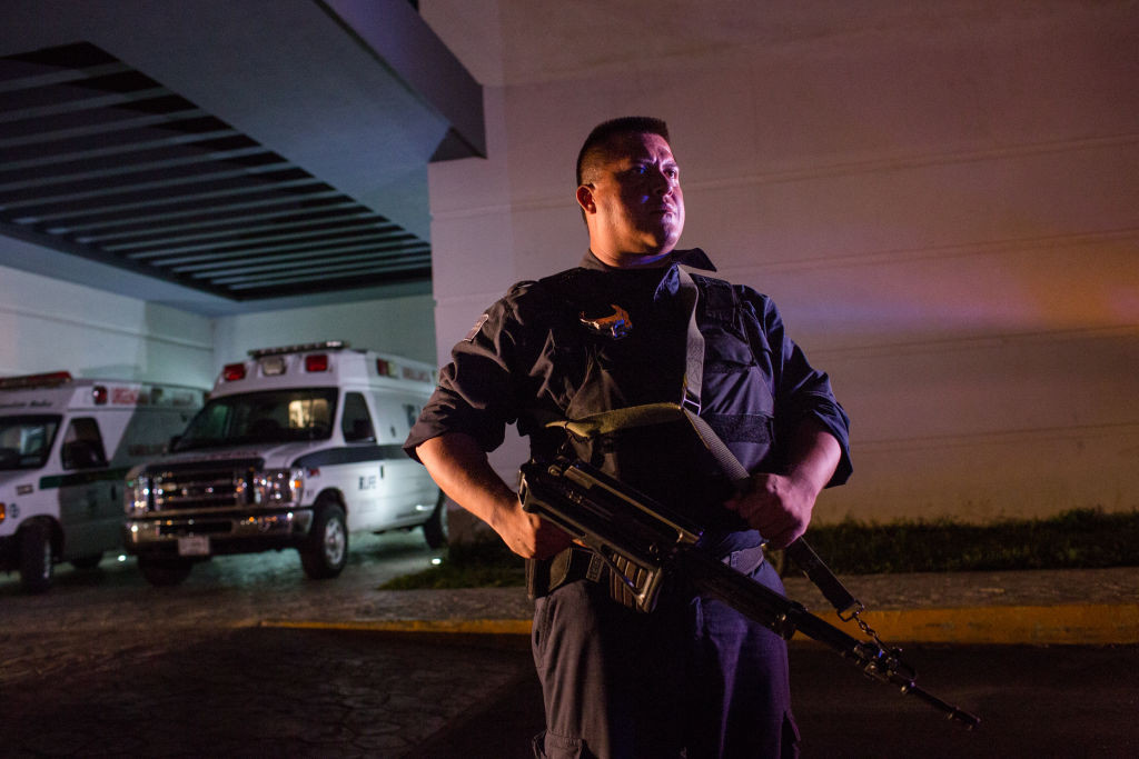 Un baron al drogurilor și soția sa, împușcați la un spital din stațiunea mexicană Cancun