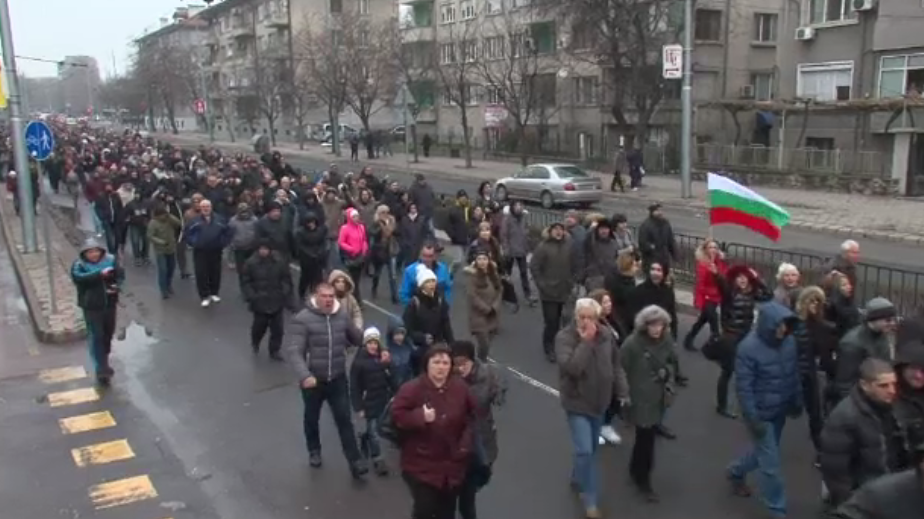 Două zile de proteste în Bulgaria pentru susținerea medicului care a împușcat un hoț rom