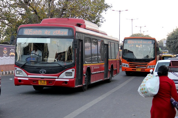 Fetiță de 3 ani, violată sub privirile fratelui ei într-un autobuz din India