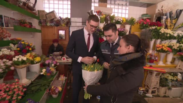 Ziua Femeii, o provocare pentru bărbați: „Problema e că nu știu ce să aleg”