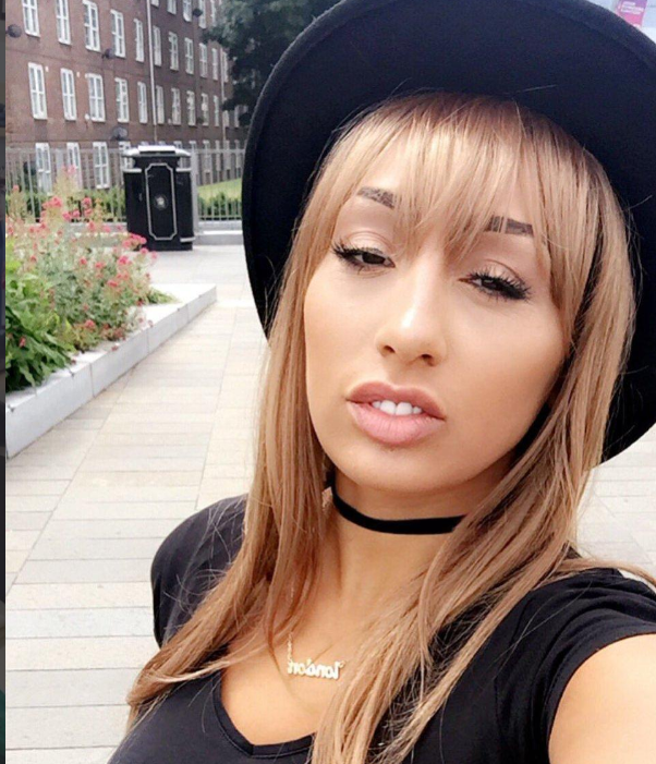 Bărbat atacat cu foarfeca, după ce soția a descoperit în telefonul lui poze nud cu o bătrână