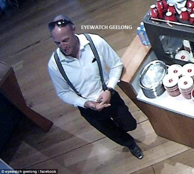 Un hoț a furat 10.000 de dolari de la o nuntă de față cu invitații. VIDEO