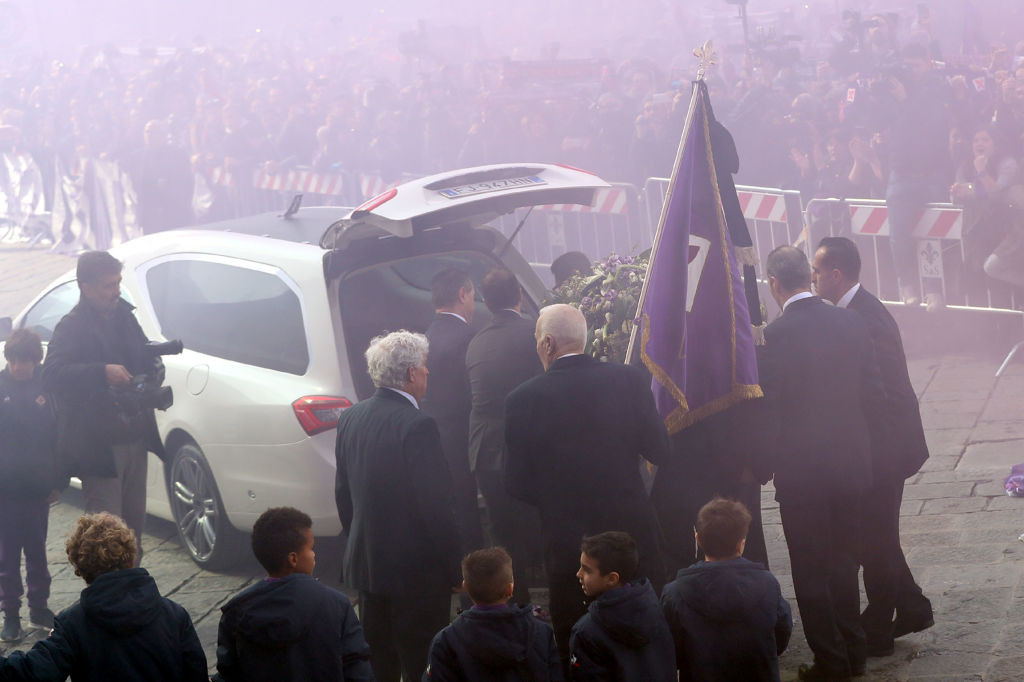 Mii de oameni, la funeraliile fostului fotbalist Davide Astori