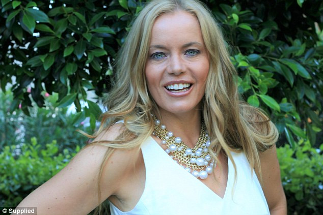 O fostă escortă susține că este vina femeilor că se lasă manipulate de bărbați