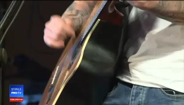 8 Martie cu petreceri de firmă şi striptease. De unde primesc cadouri doamnele singure